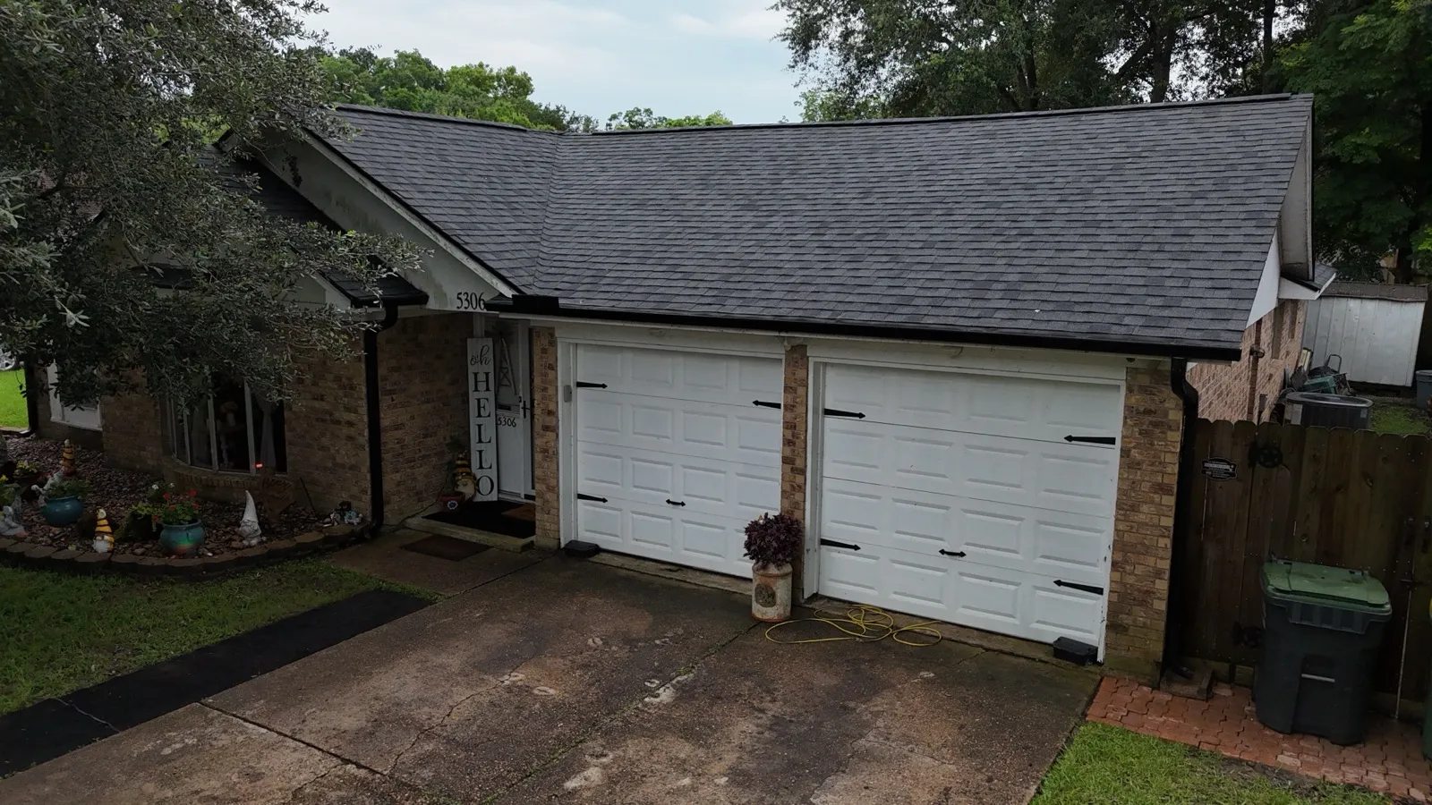 June 21. The finished roof, from the front.