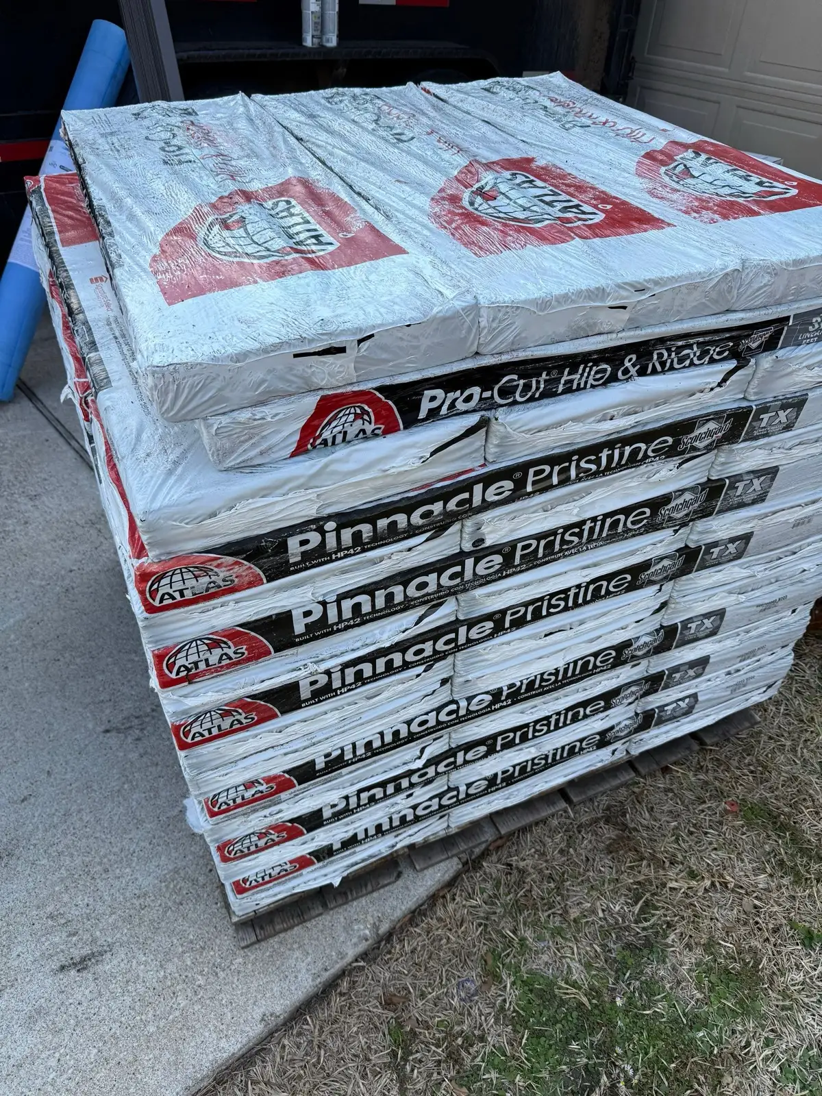 November 18. Atlas Pinnacle Pristine and Pro-Cut Hip & Ridge bundles on the pallet.